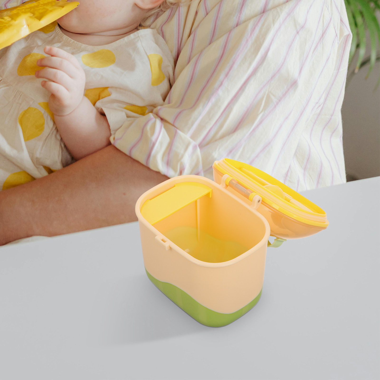 Baby-melkpoederdispenser met m - Baby Food For Travelling recensie en prijs